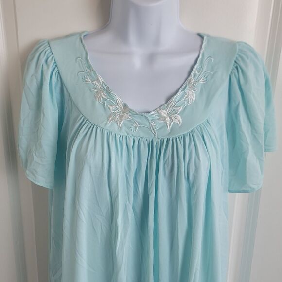 MISS ELAINE Nylon Nightgown - Picture 2 of 9